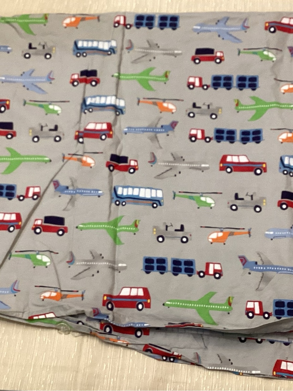 BNWOT Pottery Barn Kids Automobiles and trucks Printed Duvet Cover in size twin